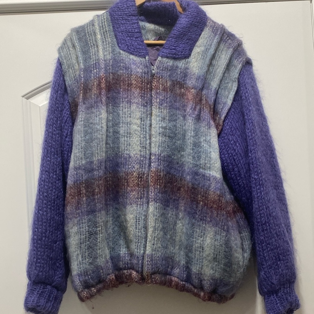 Made in Ireland Gorgeous sweater/jackett, size medium, EUC